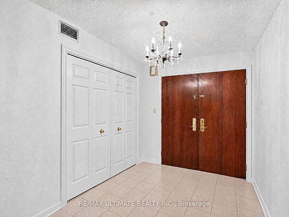 5th image of 215 The Donway W APT 218
