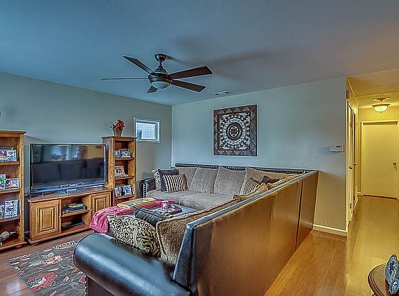 2nd image of 2819 Meadow Ave