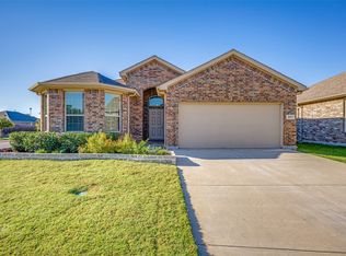 301 Red Fox Ln, Denton, TX 76210