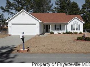 106 Stockade Ct, Raeford, NC 28376