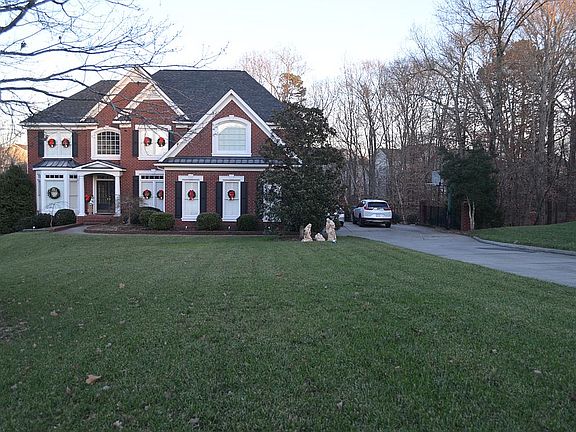 Big front yard!