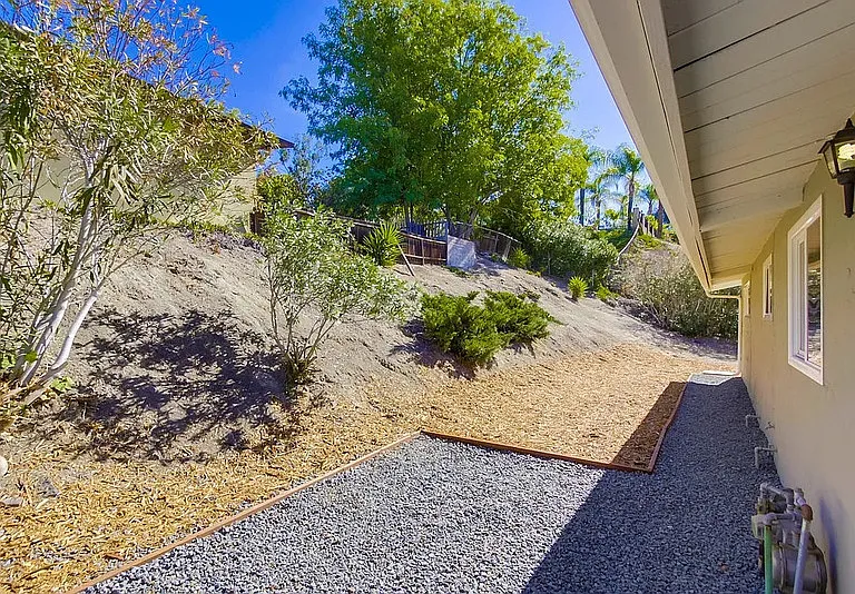 9145 Fanita Rancho Rd — Photo 11