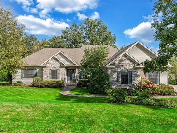 198 Hedgecliff Dr, Aurora, OH 44202