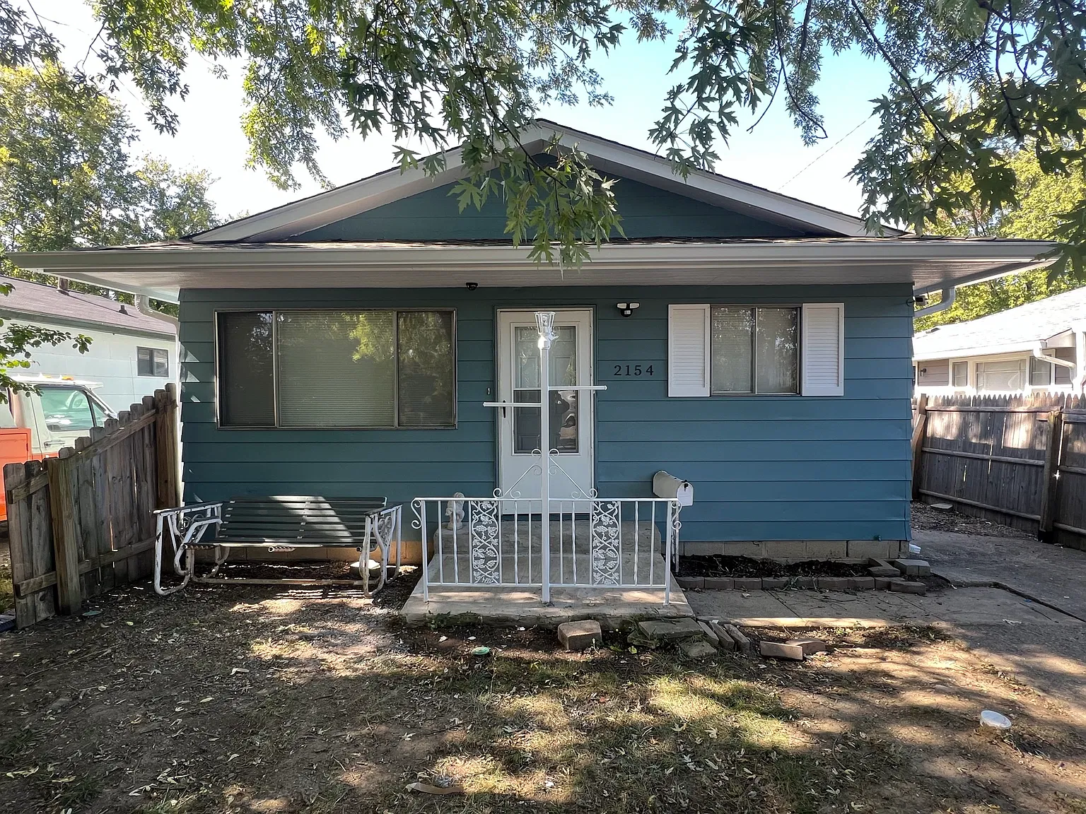 3 bed, 1008 sqft, $1,745 — Photo 2