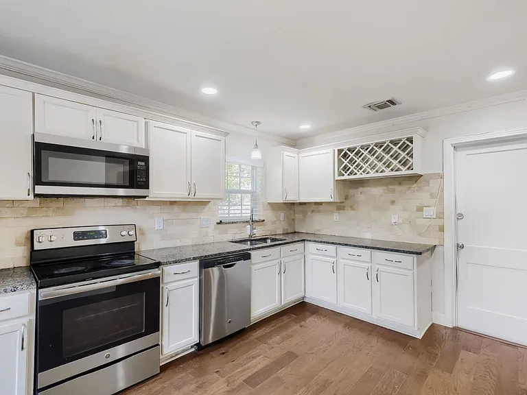 114 Conway Dr — Photo 7