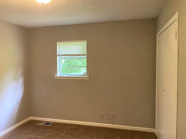 4053 Log Cabin Dr #B10 — Photo 6