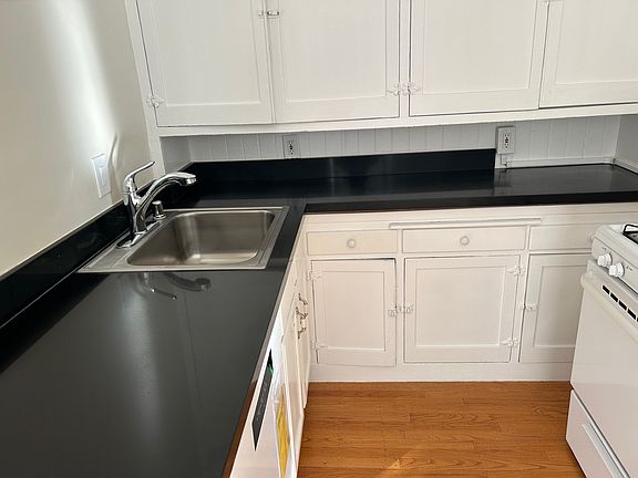 3rd image of 2300 Francisco St Unit 104