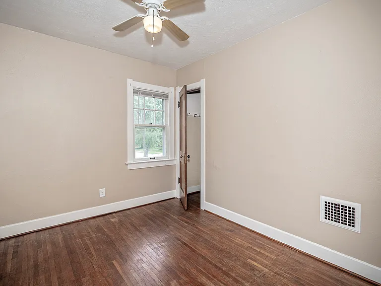 3177 Goddard Rd — Photo 12