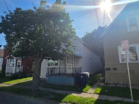 3rd image of 166 Barnard St