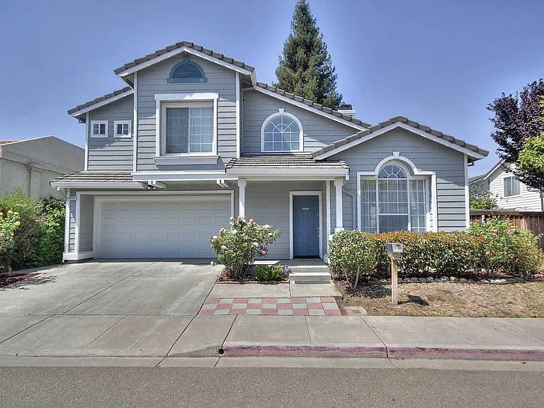 43120 Brighton Cmn — Photo 1