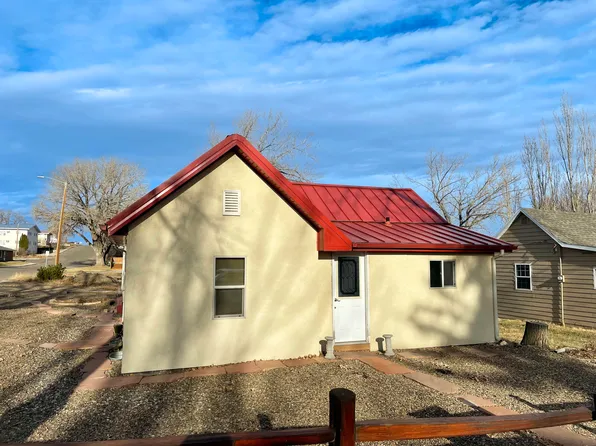 408 2nd Ave NW #W, Watford City, ND 58854