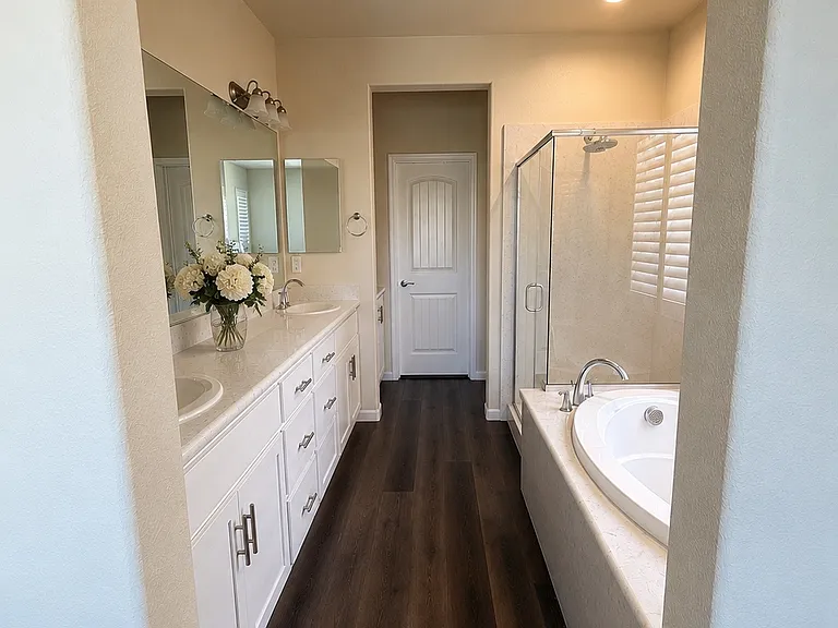 Bungalow Ln — Photo 11