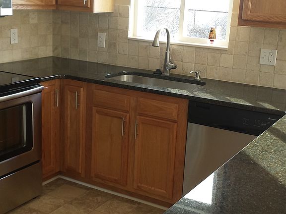 3rd image of 32503 James St