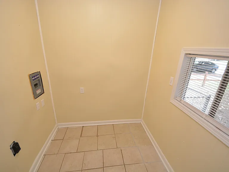 5709 Windamere Dr — Photo 18