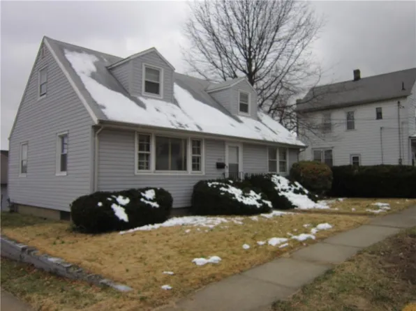 317 Alpine St, Perth Amboy, NJ 08861