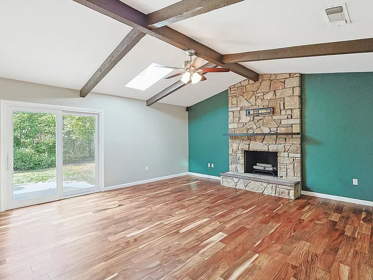 3433 Murphy Dr — Photo 3