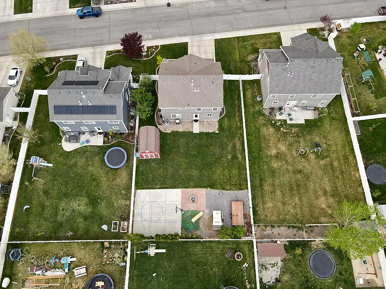 531 S Willow Xing — Photo 38