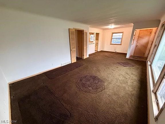 5th image of 4365 Adrian Rd