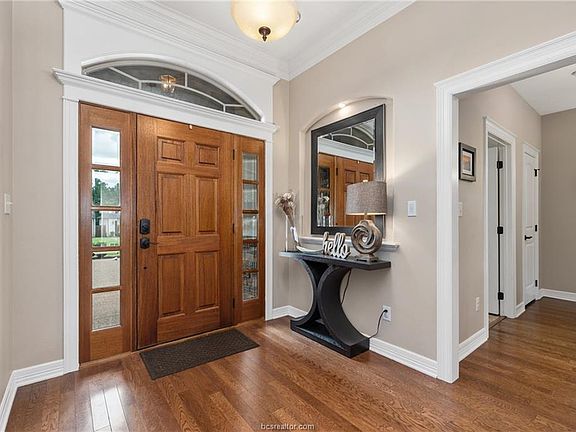 3rd image of 3705 Park Oak Dr