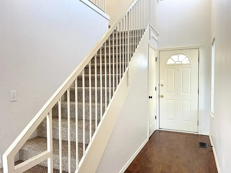 5851 N Cobbler Ln — Photo 4