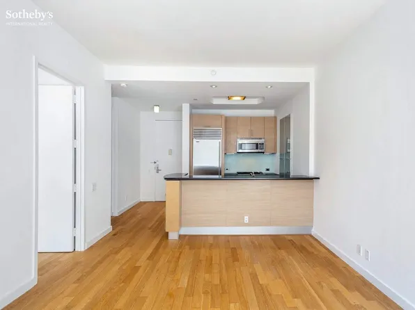 325 Fifth Avenue image 1 of 11