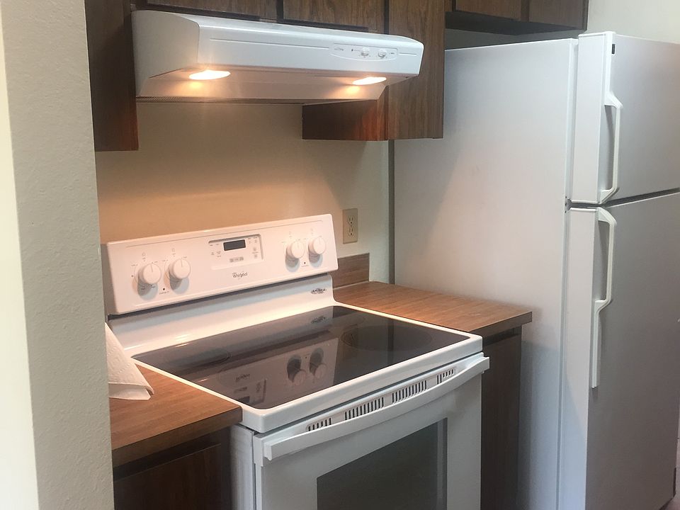 2nd image of 11002 35th Ave NE APT 304
