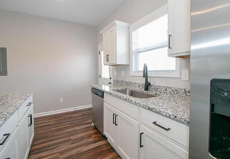 1115-E4 Hillwood Dr — Photo 10