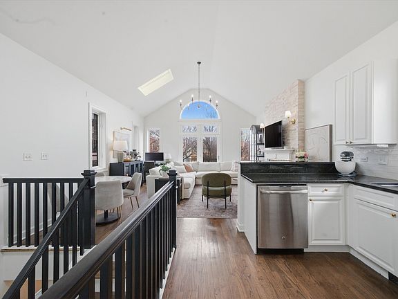 2nd image of 3042 N Racine Ave #3
