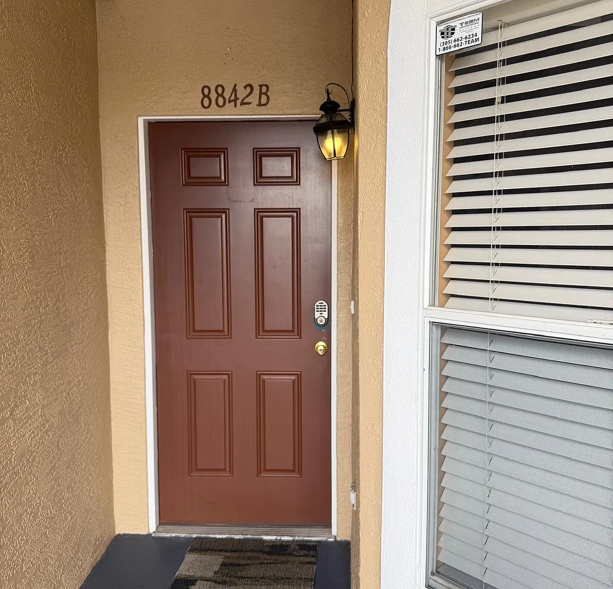 8842 Coral Palms Ct — Photo 1