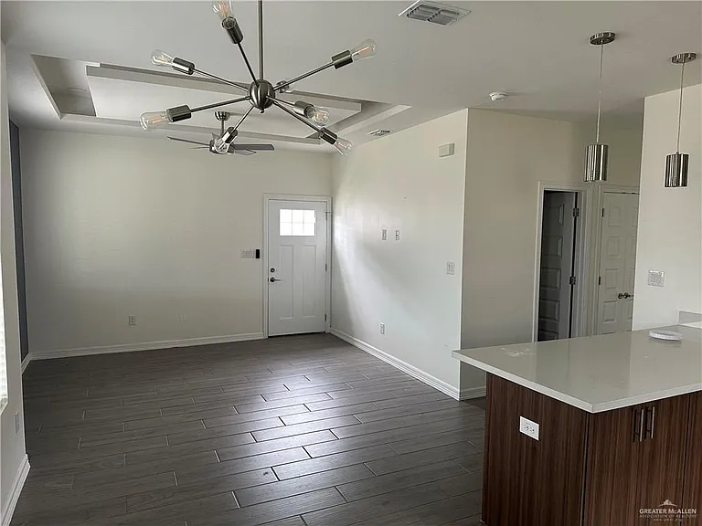 608 N Onyx Ave #1 — Photo 5