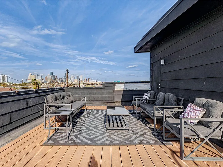 4115 Chartres St — Photo 48