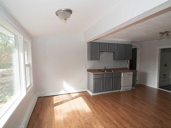 5th image of 10 Franklin St #2