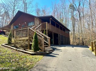 320 Muscadine Ct, Sevierville, TN 37876