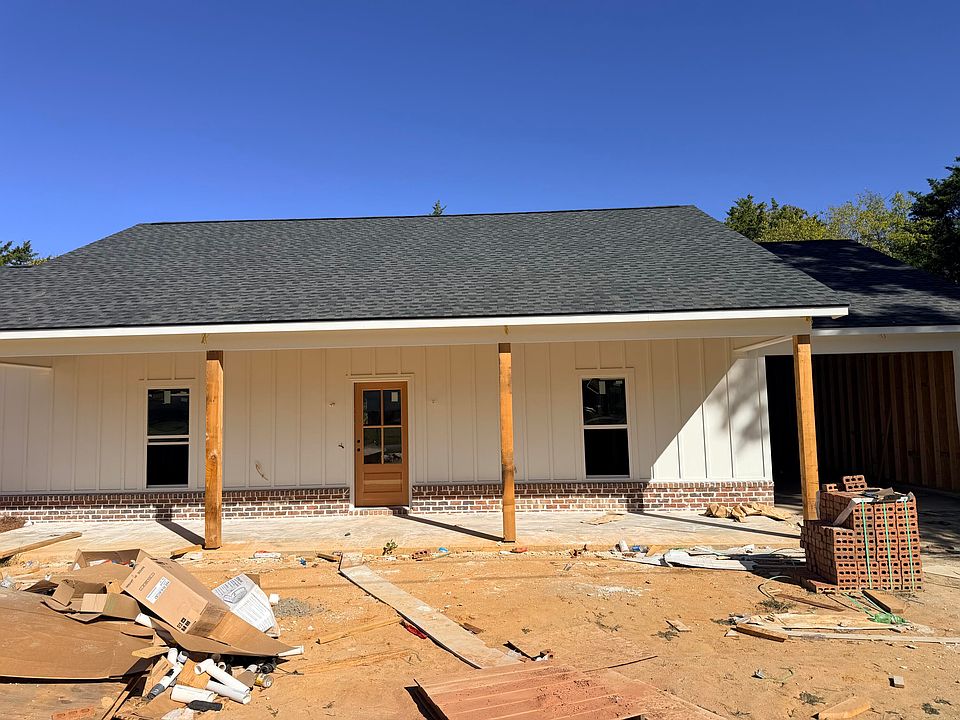 1st image of 2550 Smokehouse Cir