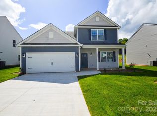 139 Woodvale Dr, Waynesville, NC 28786