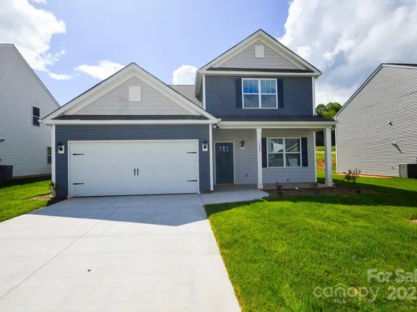 139 Woodvale Dr, Waynesville, NC 28786