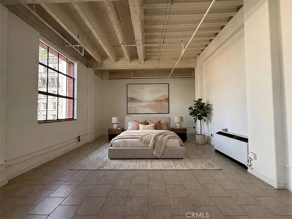 Studio, 550 sqft, $1,900 — Photo 3