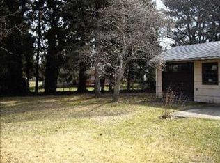 32 Greenway Cir, Syosset, NY 11791