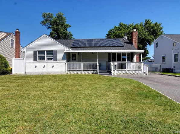977 Brent Drive, Wantagh, NY 11793