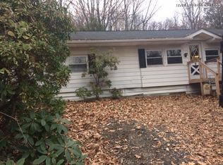 11 Apple Ln, Effort, PA 18330