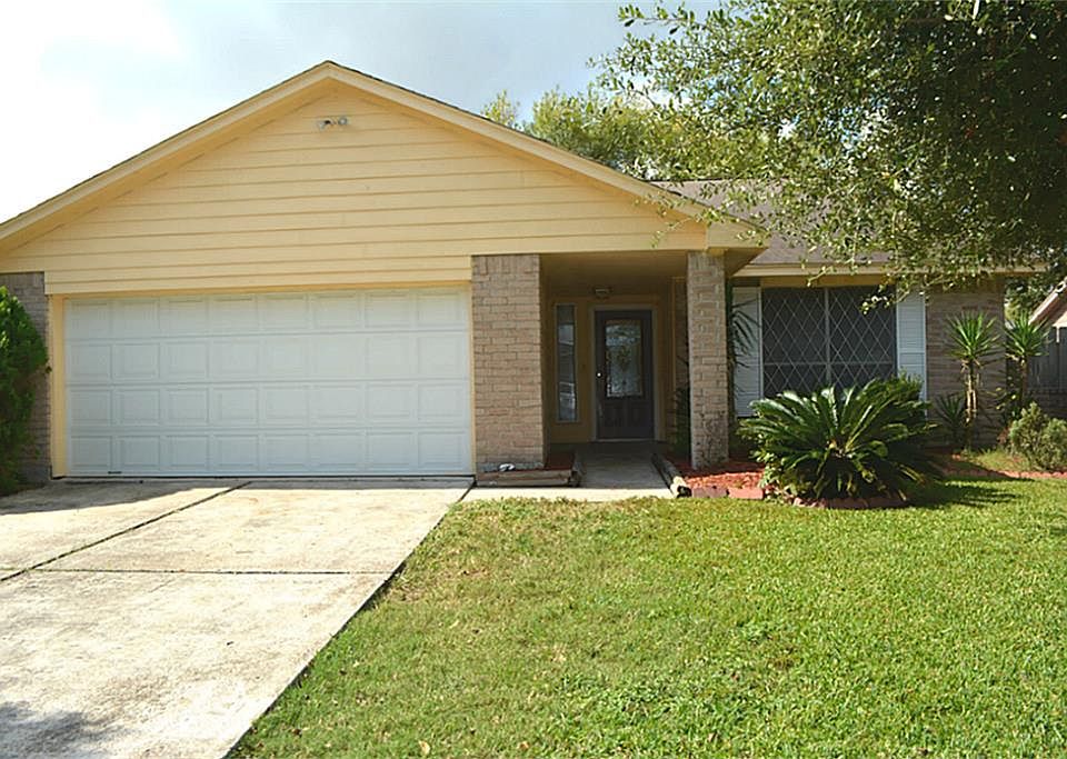 1st image of 4935 Deerwood Cir