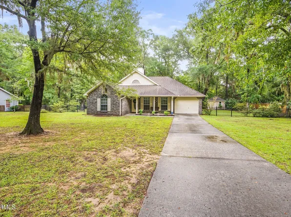 28 Walnut Hill St, Beaufort, SC 29907