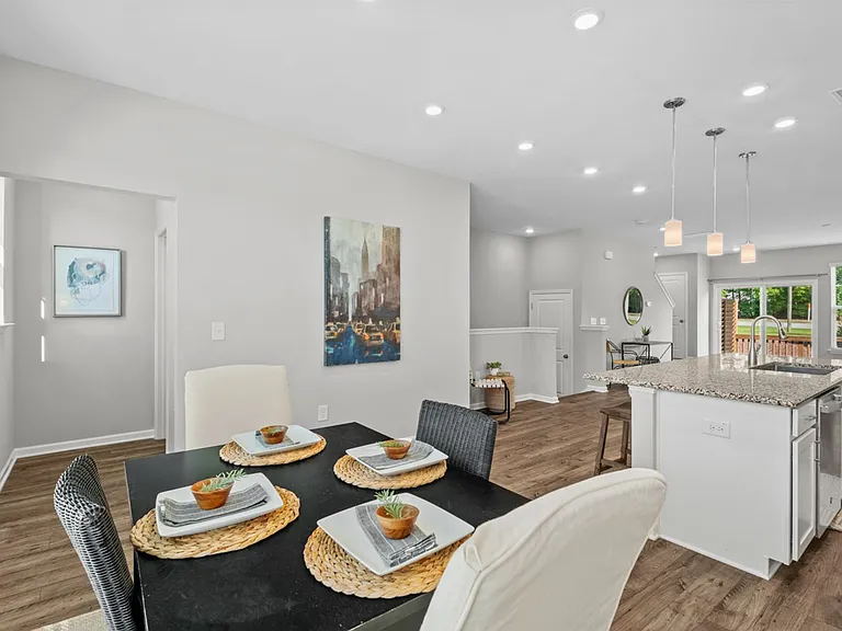 1136 Commack Dr — Photo 15