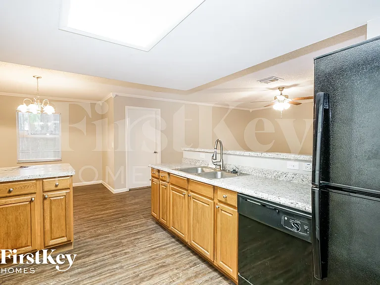 812 W Sligh Ave — Photo 6