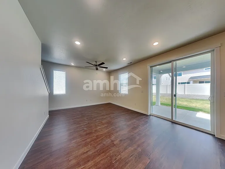 1480 N Garnet Creek Ave — Photo 7