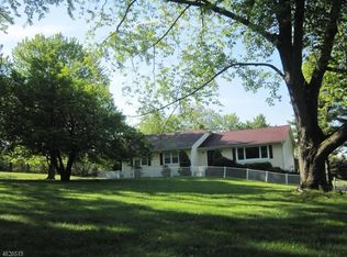 9 Oak Grove Rd, Flemington, NJ 08822