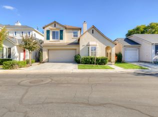 1723 N Mont Blanc Ln, Clovis, CA 93619