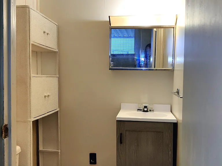 242 W Lincoln Ave — Photo 7
