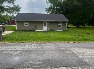 101 Prince Ln, Tullahoma, TN 37388
