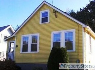 41 Farrington Ave, Dedham, MA 02026